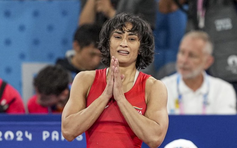  विनेश फोगाट ने कुश्ती से लिया संन्यास